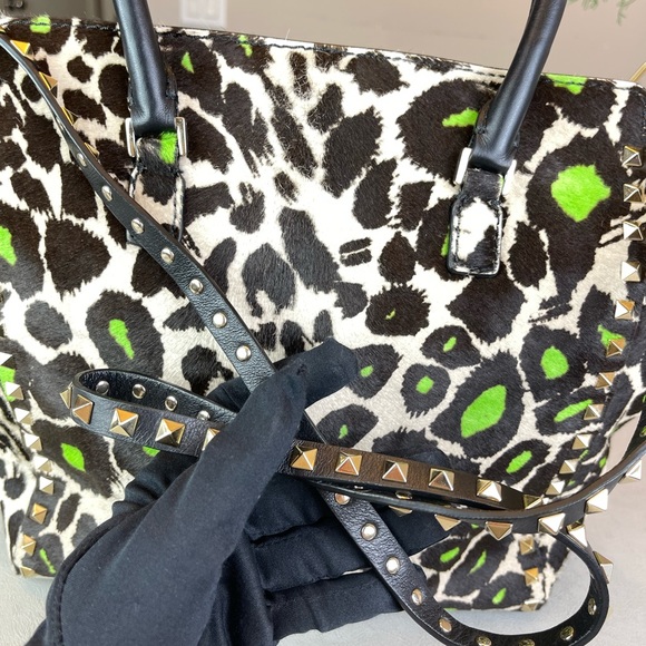 Authentic Valentino Animal Print Tote Bag Black Green Leather Large - Picture 10 of 15